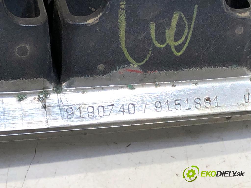 VOLVO S60 I sedan 2003 120 kW 2.4 D5 2401 mřížka maska 9190740 (Přední mřížka (maska chladiče))