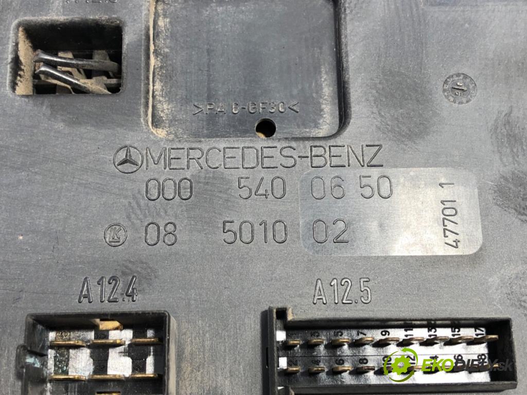 MERCEDES-BENZ W638 Autobus 1996 95 kW 113 2.0 (638.114, 638.194) 1998 Skrinka poistková 0005400650 (Poistková skrinka)