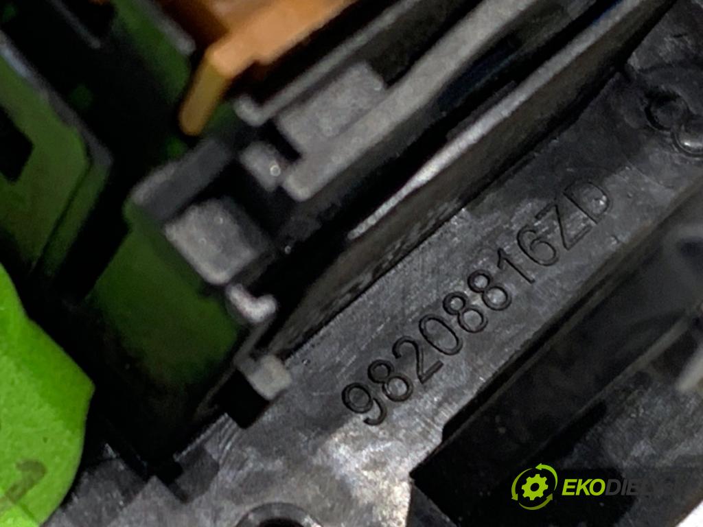 CITROEN BERLINGO III nadwozie wielkoprzestrzenne (MPV) 2019 73 kW 1.6 BlueHDi 100 1560 Prepínač okien 98208816ZD (Prepínacie páčky pod volantom)