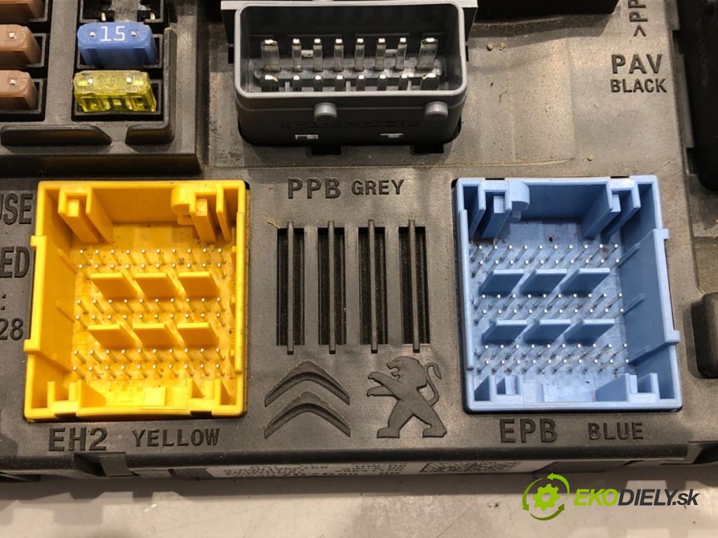 CITROEN BERLINGO III nadwozie wielkoprzestrzenne (MPV) 2019 73 kW 1.6 BlueHDi 100 1560 modul BSI 9830707680 (Pojistková skříňka)