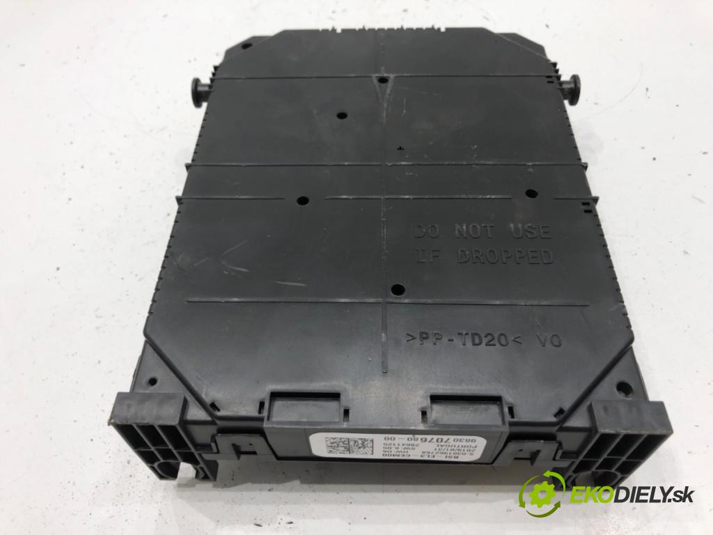 CITROEN BERLINGO III nadwozie wielkoprzestrzenne (MPV) 2019 73 kW 1.6 BlueHDi 100 1560 modul BSI 9830707680 (Pojistková skříňka)