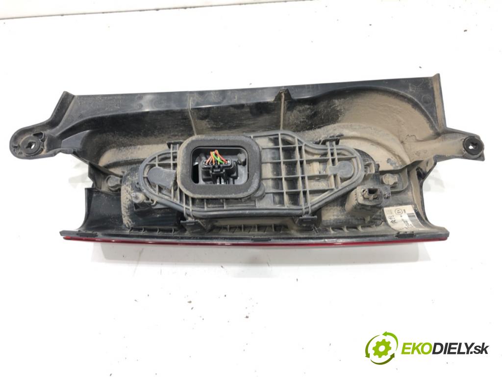 CITROEN BERLINGO III nadwozie wielkoprzestrzenne (MPV) 2019 73 kW 1.6 BlueHDi 100 1560 světlo pravý zadní část 9820554880