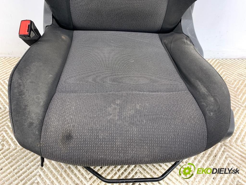 CITROEN BERLINGO III nadwozie wielkoprzestrzenne (MPV) 2019 73 kW 1.6 BlueHDi 100 1560 Sedadlo ľavy predný