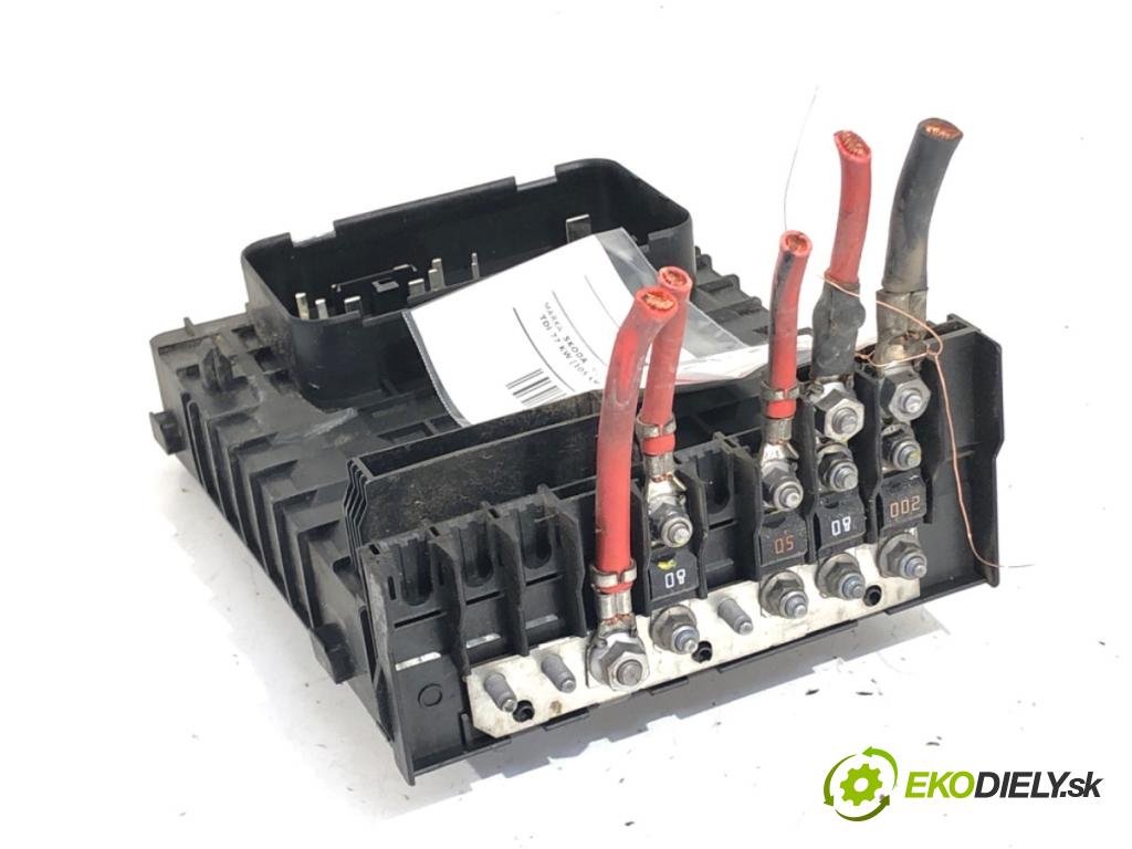 SKODA OCTAVIA II liftback 2007 77 kW 1.9 TDI 1896 skříňka poistková 1K0937125A (Pojistková skříňka)