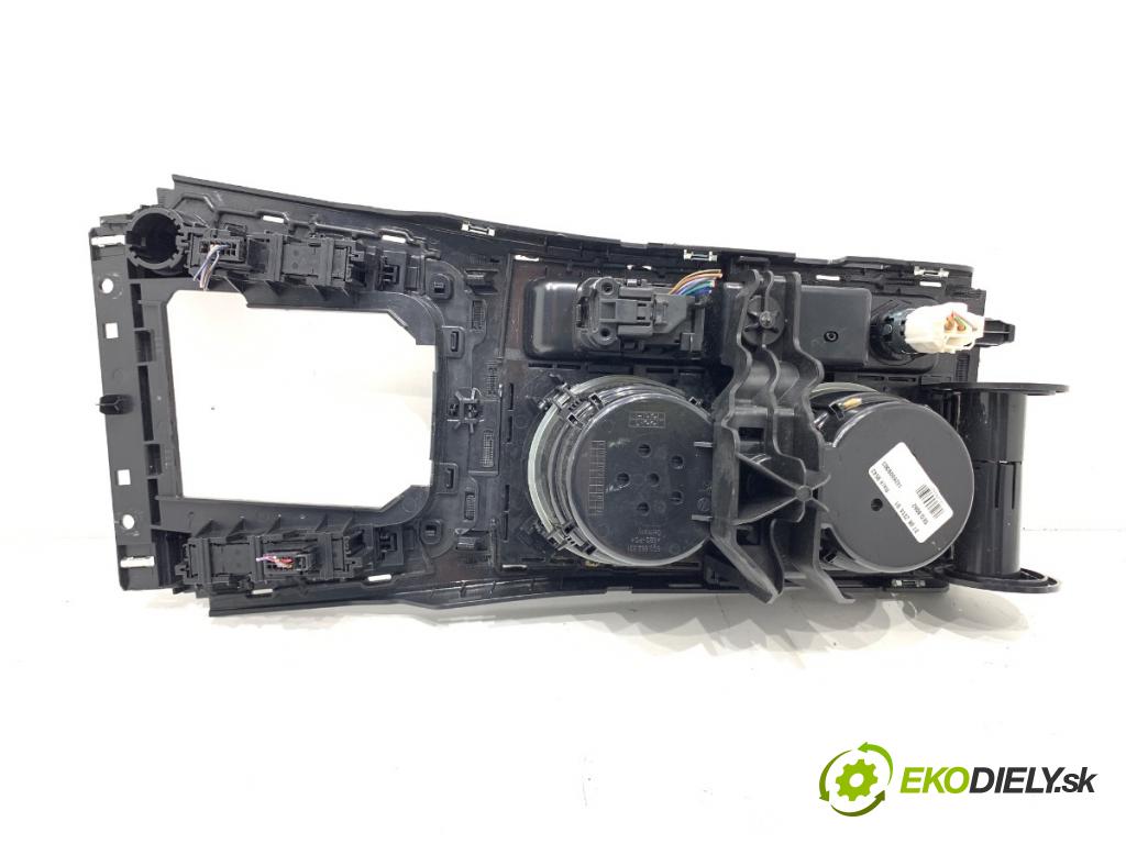 VW GOLF VII Kombi 2014 110 kW 2.0 TDI 1968 Držiak na nápoje 5G1863245F (Držiak (úchyt) na nápoje)