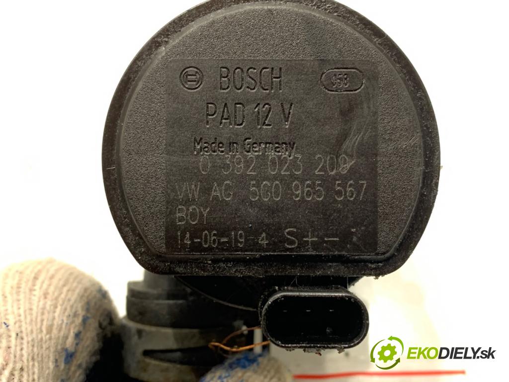 VW GOLF VII Kombi 2014 110 kW 2.0 TDI 1968 DALŠÍ: Pumpa vody 5G0965567 (Vodná pumpa)