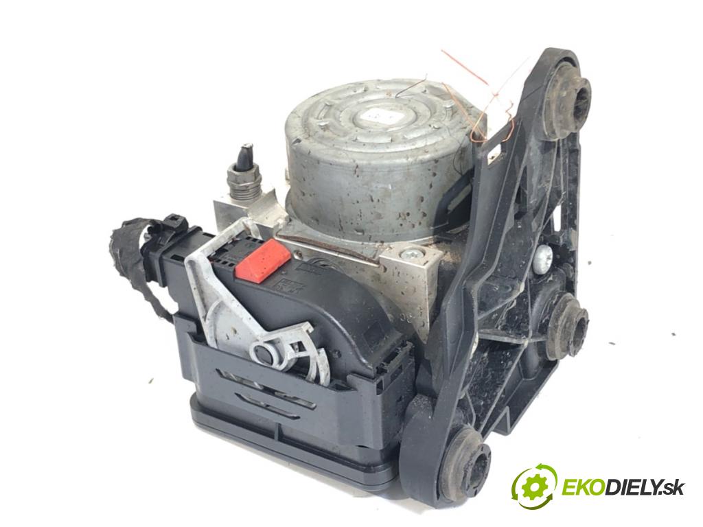 VW GOLF VII Kombi 2014 110 kW 2.0 TDI 1968 pumpa ABS 5Q0614517K (Pumpa ABS)