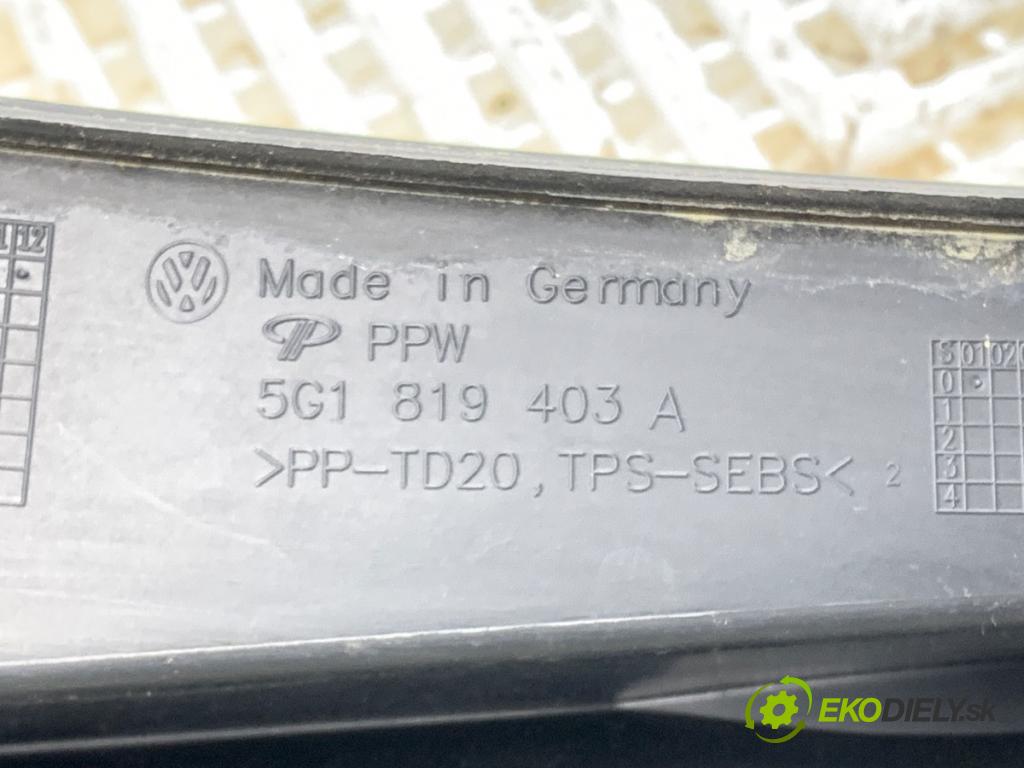 VW GOLF VII Kombi 2014 110 kW 2.0 TDI 1968 torpédo plast pod čelní okno levé 5G1819403A