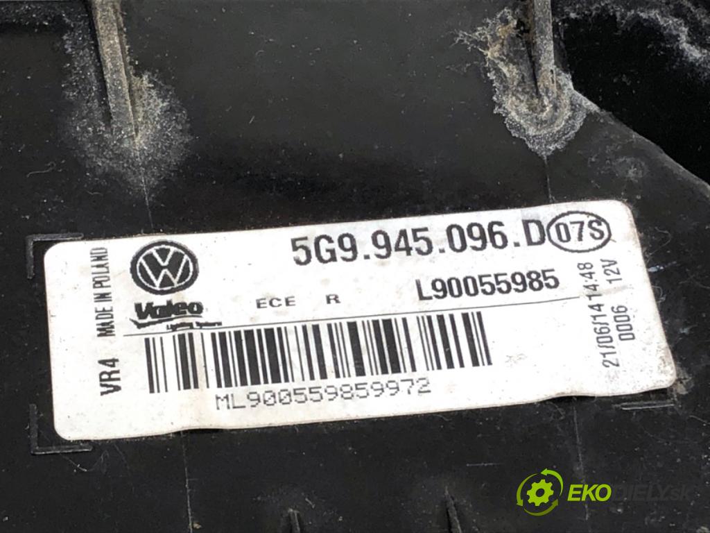 VW GOLF VII Kombi 2014 110 kW 2.0 TDI 1968 světlo pravý zadní část 5G9945096D