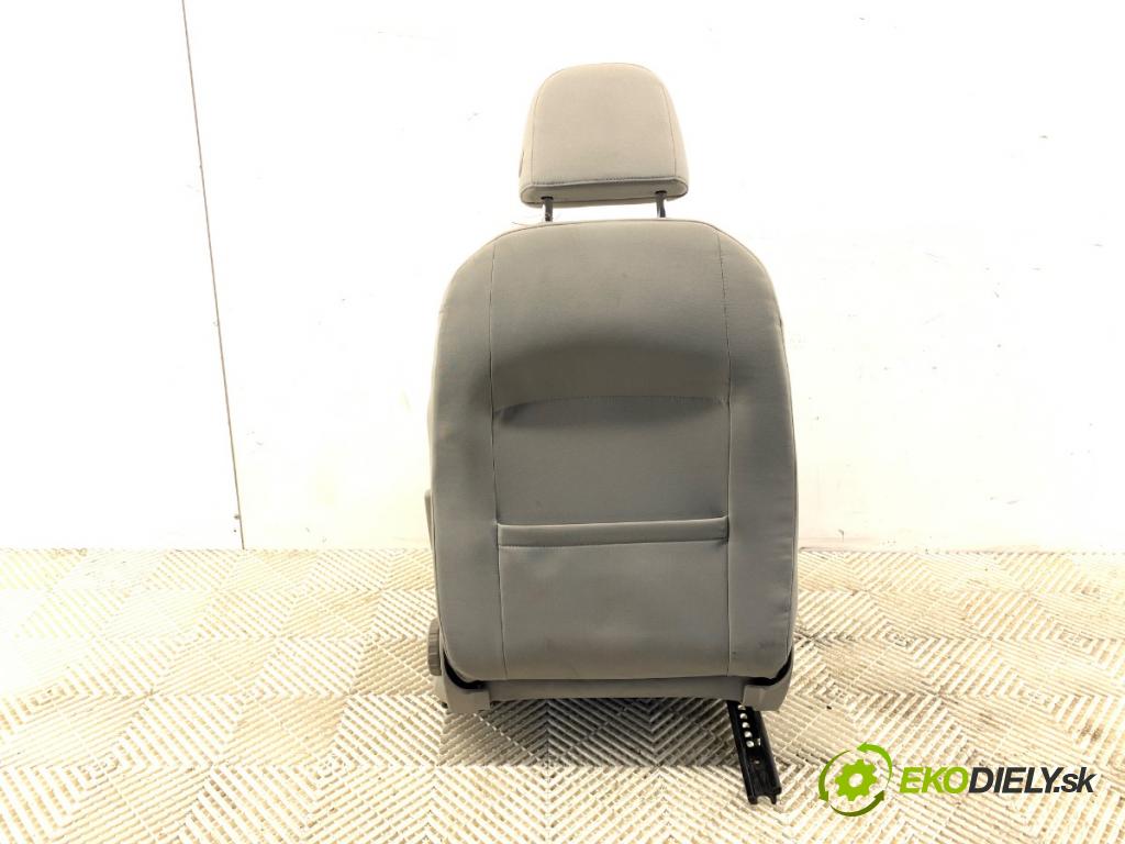 VW GOLF VII Kombi 2014 110 kW 2.0 TDI 1968 Sedadlo ľavy predný