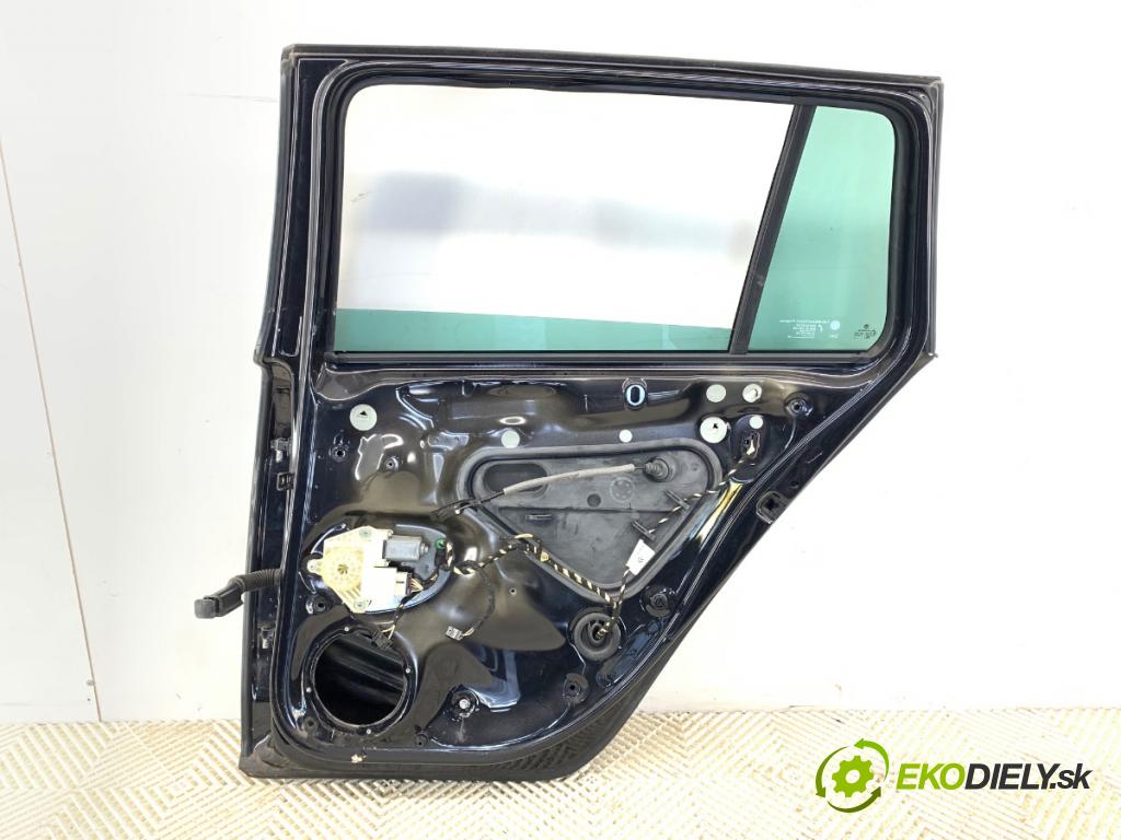 VW GOLF VII Kombi 2014 110 kW 2.0 TDI 1968 dveře pravý zadní část