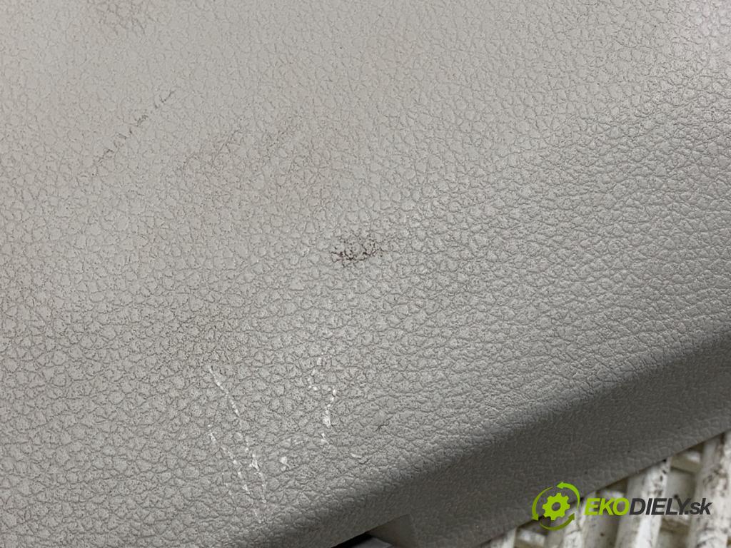 VW GOLF VII Kombi 2014 110 kW 2.0 TDI 1968 ča dveře levý přední část
