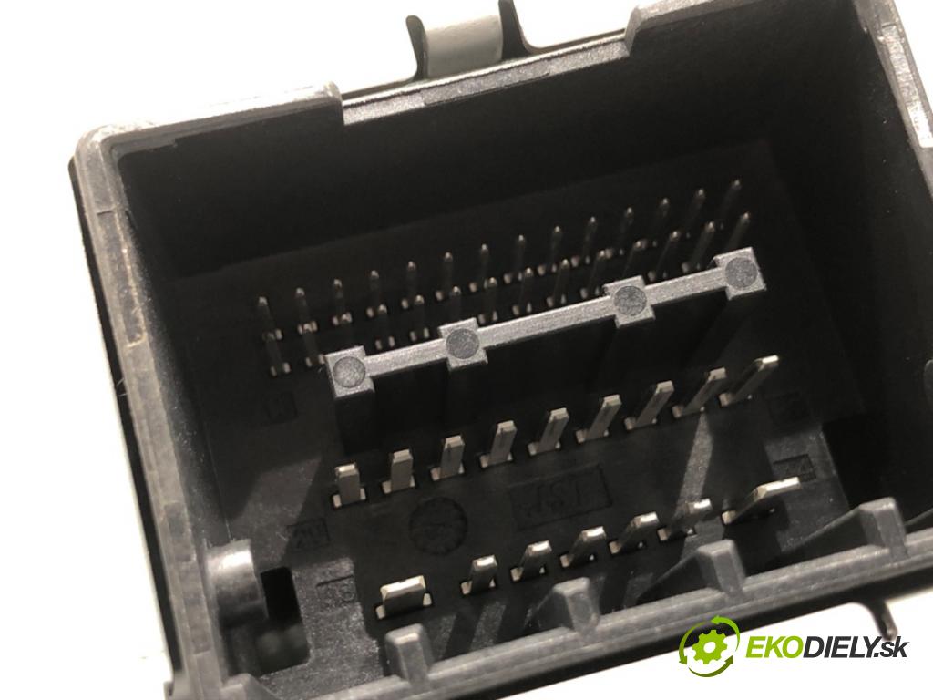 OPEL INSIGNIA A Kombi 2009 81 kW 2.0 CDTI (35) 1956 RADIO 20854720 (Audio zariadenie)