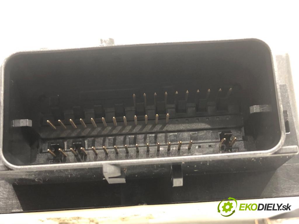 OPEL INSIGNIA A Kombi 2009 81 kW 2.0 CDTI (35) 1956 senzor airbag 13505596 (Snímač)