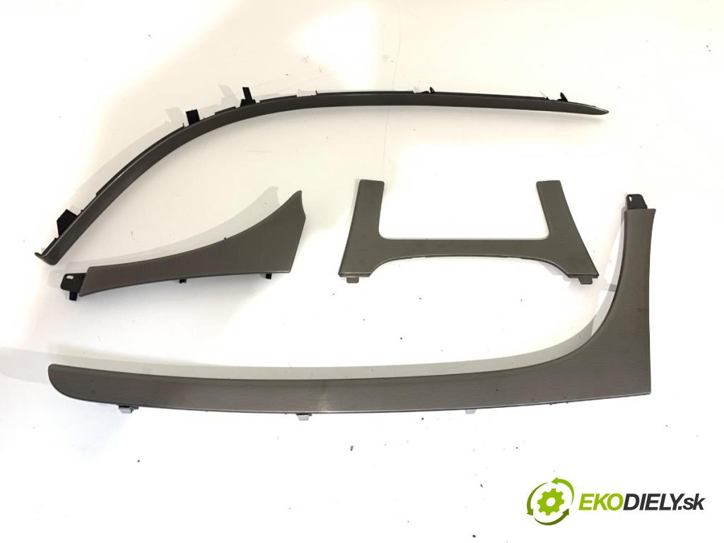 OPEL INSIGNIA A Kombi 2009 81 kW 2.0 CDTI (35) 1956 lišty kryt  (Lišta)