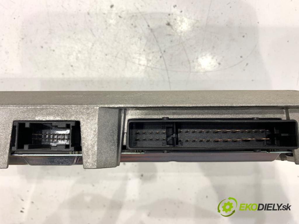 AUDI A6 C6 Kombi 2005 132 kW 2.7 TDI quattro 2698 Zosilňovač 4L0035223D (Zosilňovač)