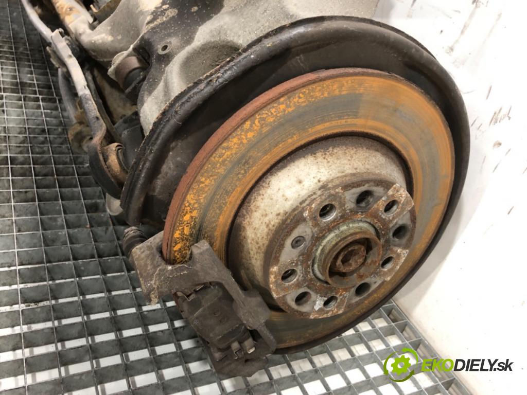 AUDI A6 C6 Kombi 2005 132 kW 2.7 TDI quattro 2698 výztuha zadní část
