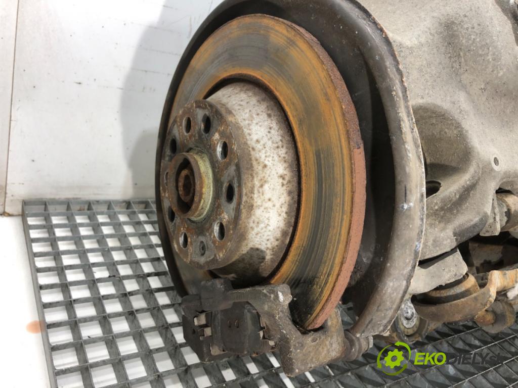 AUDI A6 C6 Kombi 2005 132 kW 2.7 TDI quattro 2698 výztuha zadní část