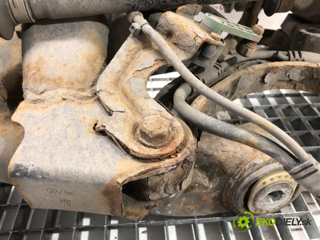 AUDI A6 C6 Kombi 2005 132 kW 2.7 TDI quattro 2698 výztuha zadní část