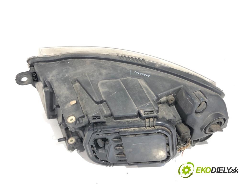 AUDI A6 C6 Kombi 2005 132 kW 2.7 TDI quattro 2698 Svetlomet pravy predný XENON