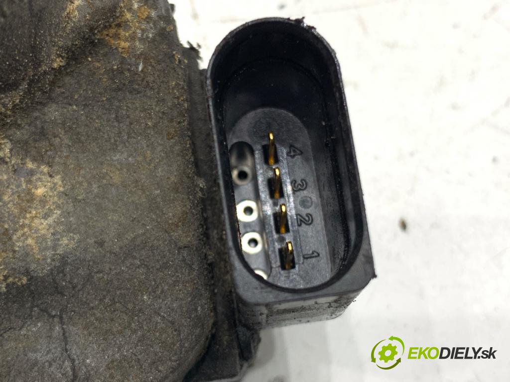 AUDI A6 C6 Kombi 2005 132 kW 2.7 TDI quattro 2698 Škrtiaca klapka 4E0145950D (Škrtiaca klapka)