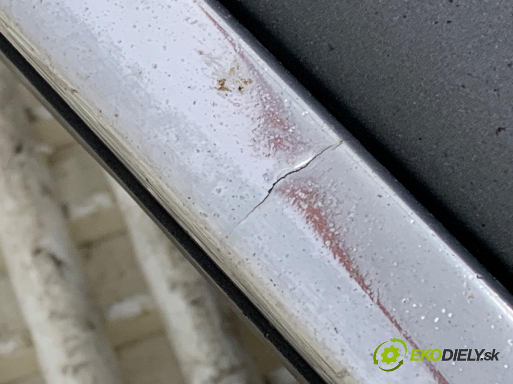 AUDI A6 C6 Kombi 2005 132 kW 2.7 TDI quattro 2698 mřížka maska 4F0853651 (Přední mřížka (maska chladiče))