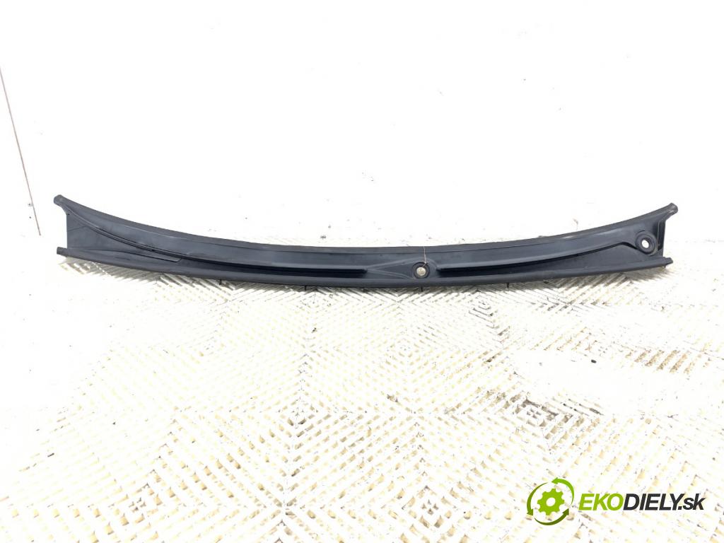 BMW E46 coupe 1999 110 kW 318 Ci 1995 Torpédo, plast pod čelné okno 8208483 (Torpédo (plast pod čelným sklom))