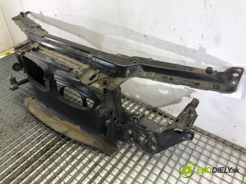 BMW E46 coupe 1999 110 kW 318 Ci 1995 držák přední část 8211467 (Přední výztuha)