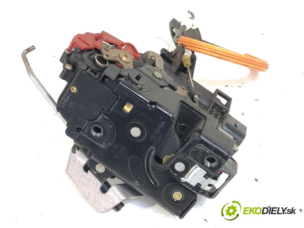AUDI A4 B6 Kombi 2003 85 kW 1.9 TDI 1896 zámok dveře levý zadní část 8E0839015C