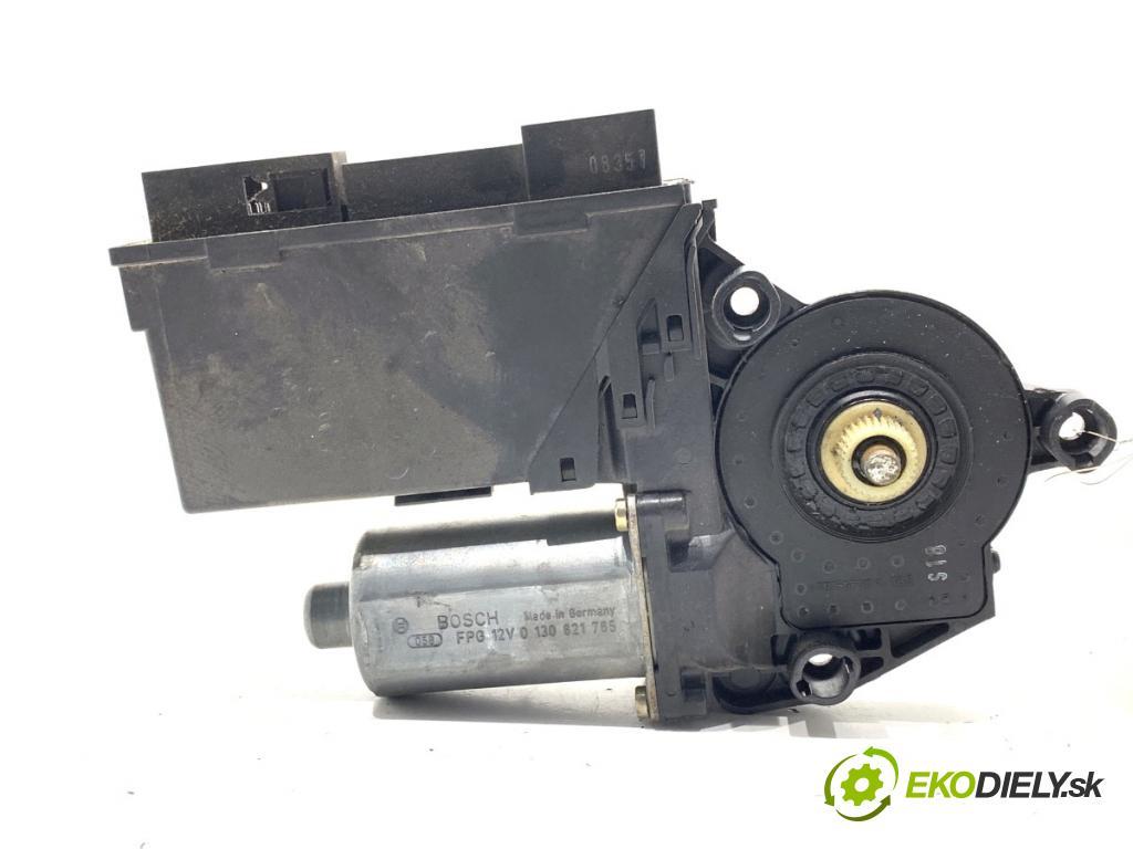 AUDI A4 B6 Kombi 2003 85 kW 1.9 TDI 1896 motor sťahovaní okna levý přední část 8E1959801B