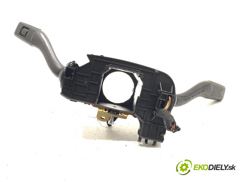 AUDI A4 B6 Kombi 2003 85 kW 1.9 TDI 1896 Prepínač kombinovaný 8E0953549N (Prepínacie páčky pod volantom)