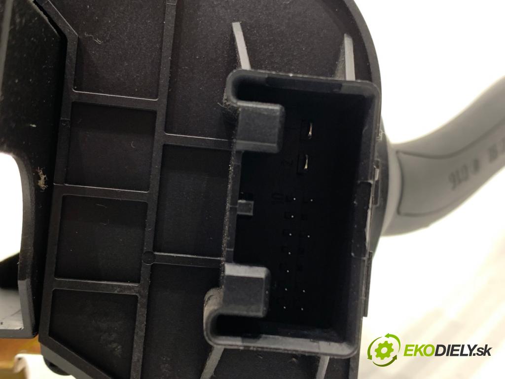 AUDI A4 B6 Kombi 2003 85 kW 1.9 TDI 1896 Prepínač kombinovaný 8E0953549N (Prepínacie páčky pod volantom)