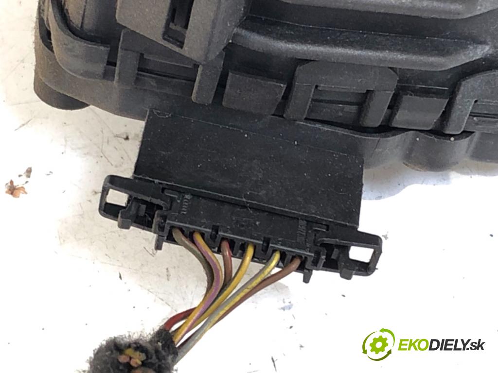 AUDI A4 B6 Kombi 2003 85 kW 1.9 TDI 1896 Potenciometer plynu 8EI721523 (Potenciometer plynového pedálu)