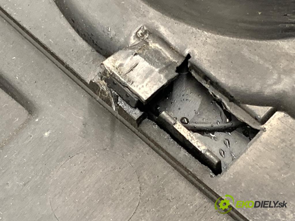 AUDI A4 B6 Kombi 2003 85 kW 1.9 TDI 1896 Kryt Motor  (Kryt motora)