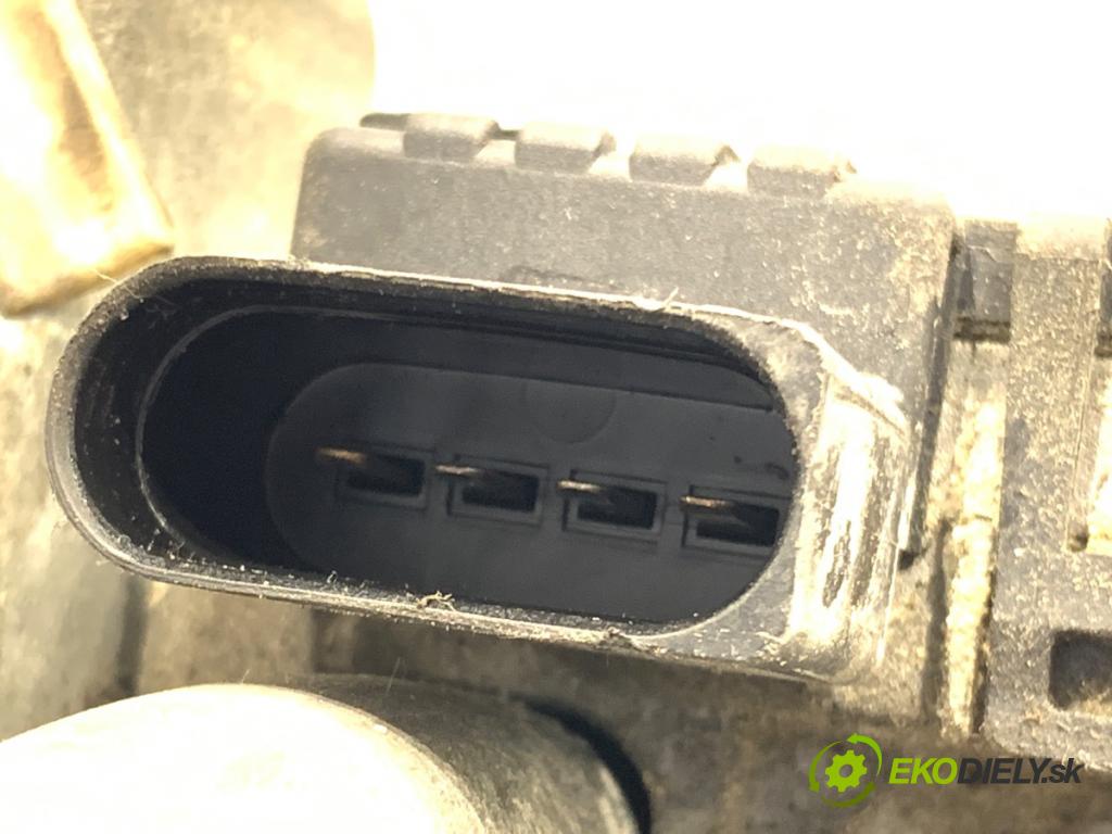 AUDI A4 B6 Kombi 2003 85 kW 1.9 TDI 1896 Mechanizmus stieračov predný 8E1955119 (Motorček stieračov predný)