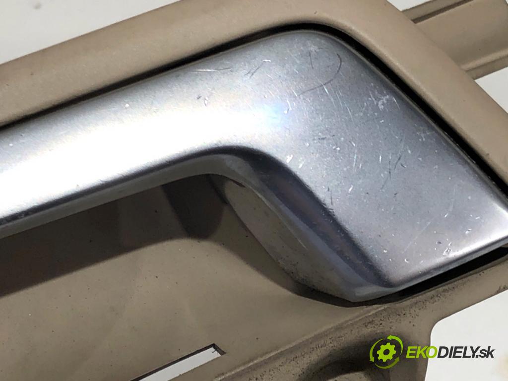 AUDI A4 B6 Kombi 2003 85 kW 1.9 TDI 1896 klika vnitřní levý přední část 8E1837019G