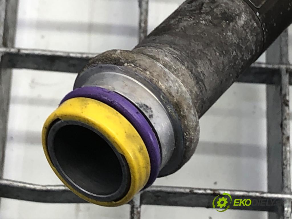 AUDI A4 B6 Kombi 2003 85 kW 1.9 TDI 1896 rúrka klimatizácie 8E1260712Q (Rúrka klimatizácie)