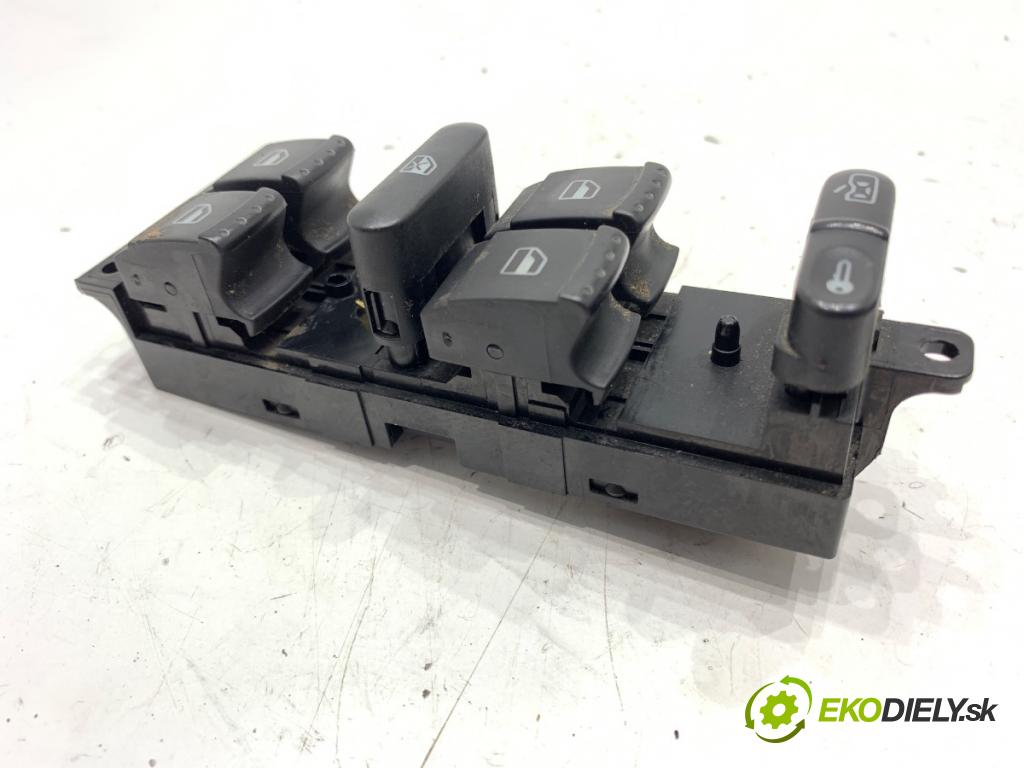 VW PASSAT B5 FL sedan 2002 96 kW 1.9 TDI 1896 Prepínač okien 1J4959857D (Prepínacie páčky pod volantom)