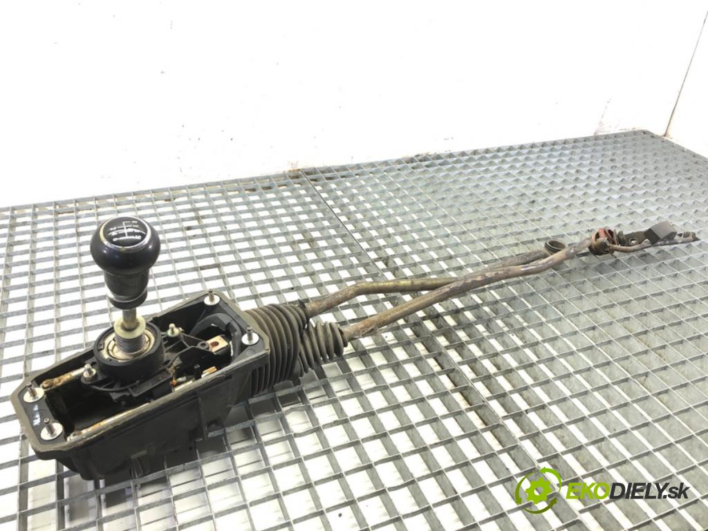 VW PASSAT B5 FL sedan 2002 96 kW 1.9 TDI 1896 Kulisa 8D0711290C (Rýchlostná páka (kulisa))