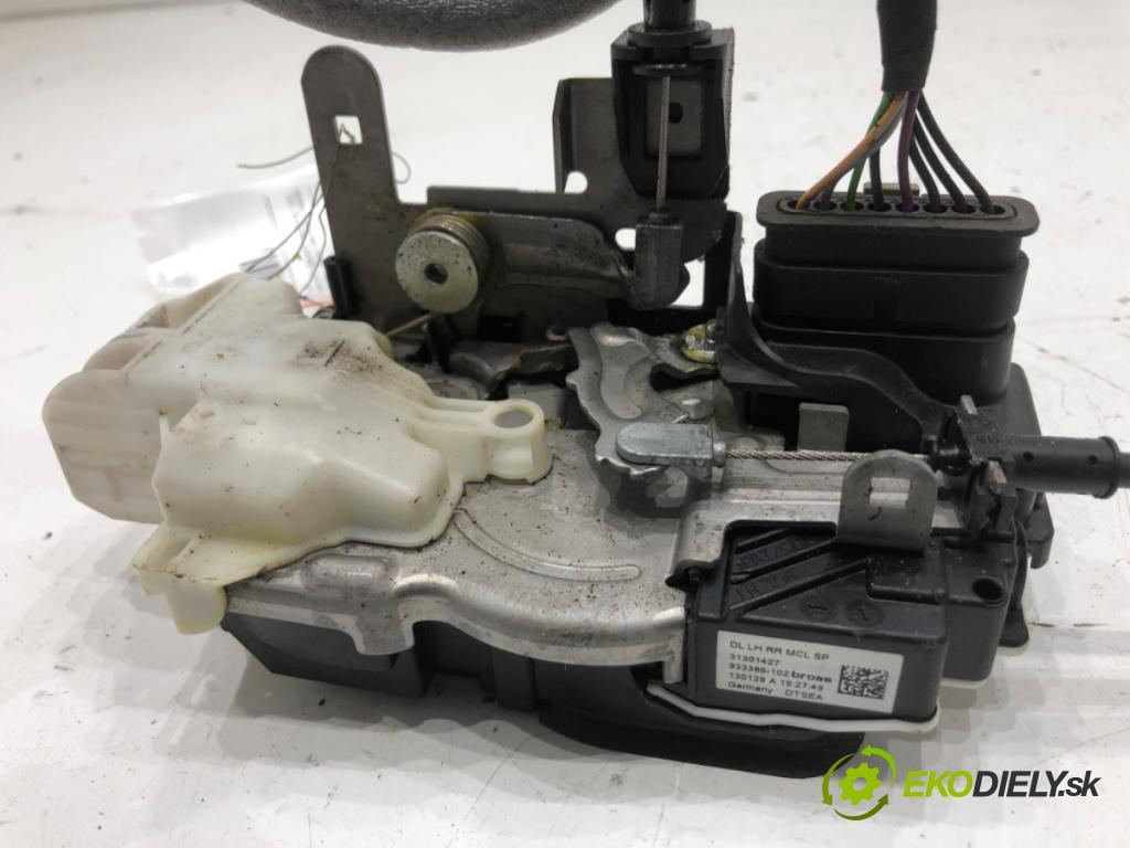 VOLVO V40 liftback 2013 110 kW T3 GTDi 1596 zámok dveře levý zadní část 31301427
