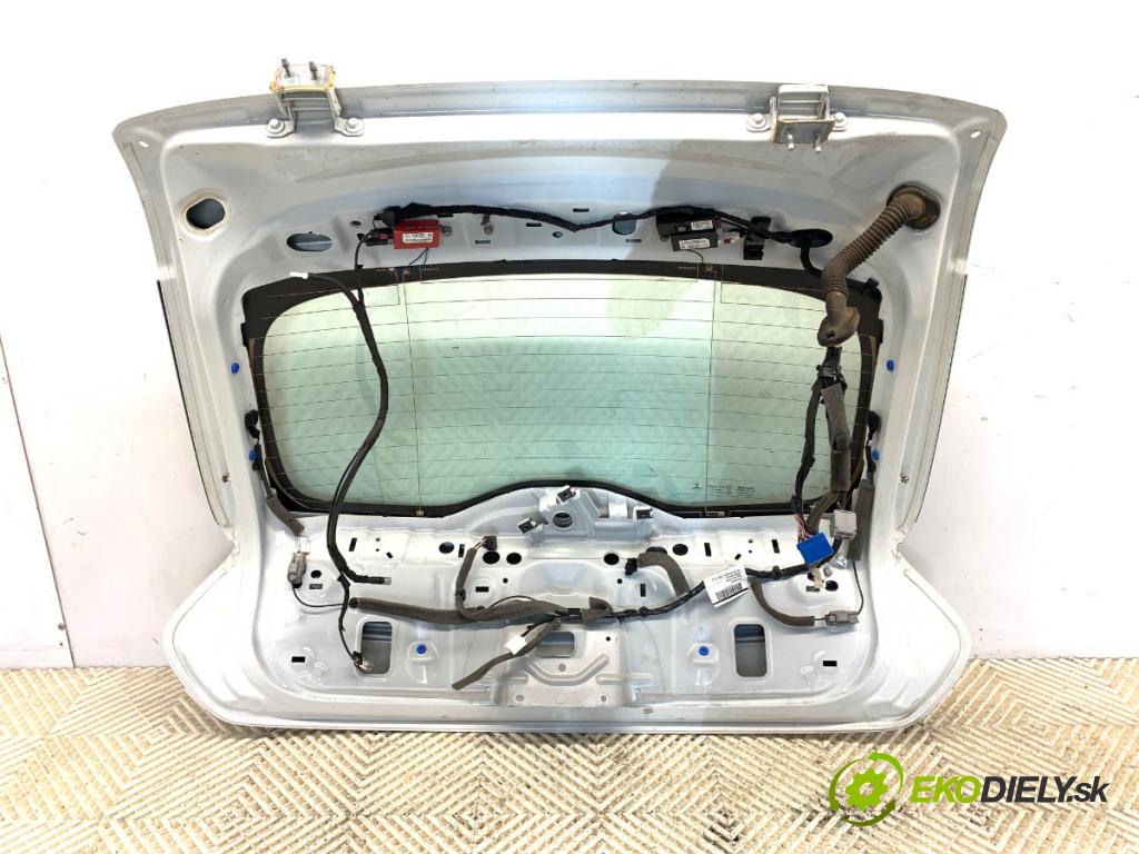 VOLVO V40 liftback 2013 110 kW T3 GTDi 1596 kapota zadní část