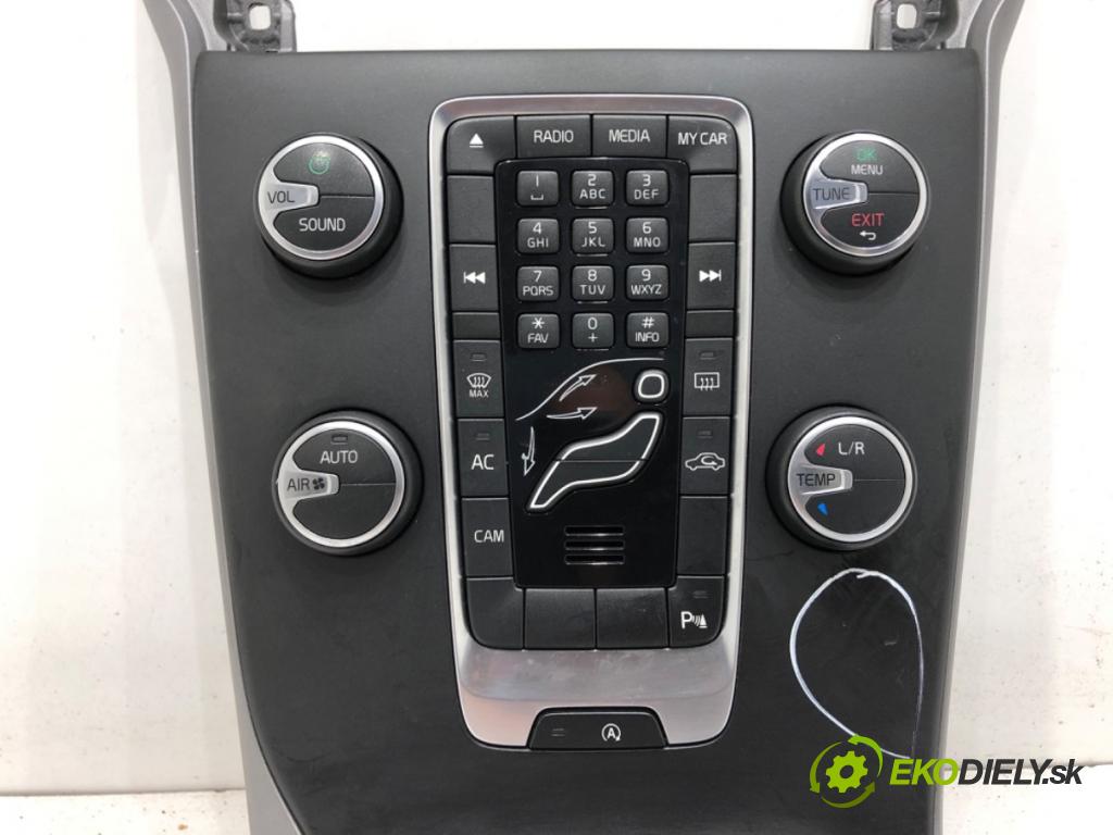VOLVO V40 liftback 2013 110 kW T3 GTDi 1596 RADIO  (Audio zariadenie)