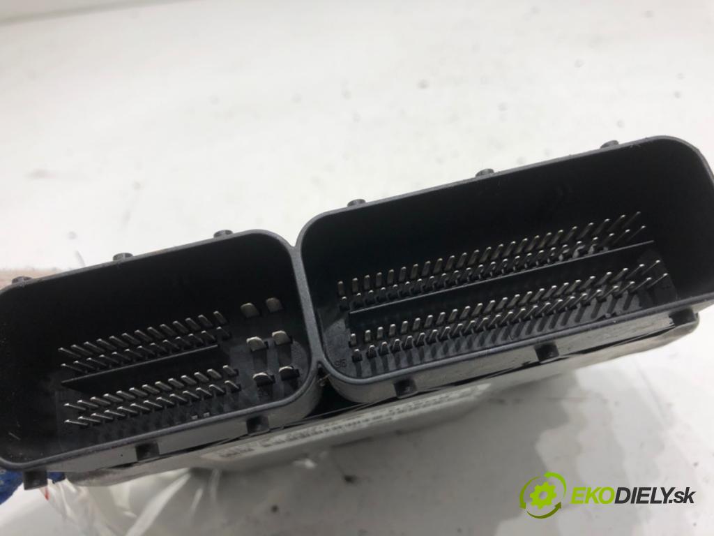 VOLVO V40 liftback 2013 110 kW T3 GTDi 1596 riadiaca jednotka Motor 31312578 (Riadiaca jednotka)