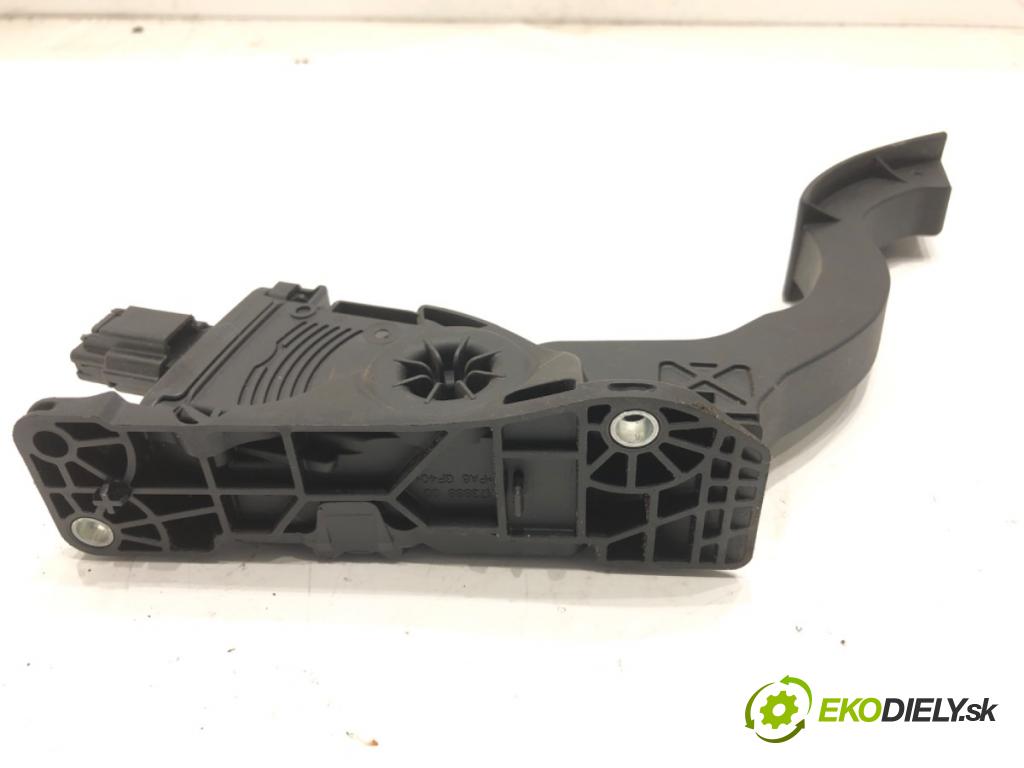 VOLVO V40 liftback 2013 110 kW T3 GTDi 1596 PEDÁL: 31381466 31280595 (Potenciometer plynového pedálu)