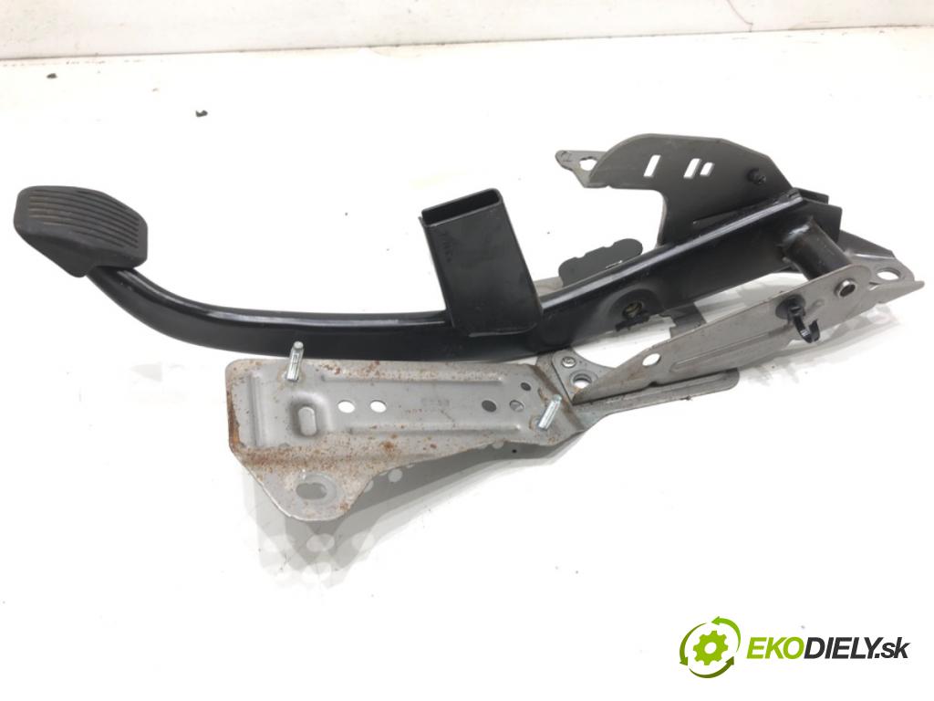 VOLVO V40 liftback 2013 110 kW T3 GTDi 1596 PEDÁL: 31381466 31280595 (Potenciometer plynového pedálu)