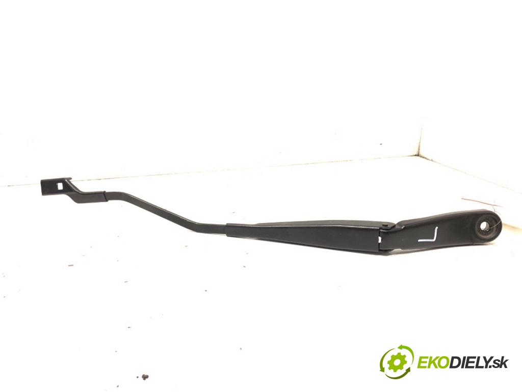 VOLVO V40 liftback 2013 110 kW T3 GTDi 1596 ramena stěrače levý přední část 31276059