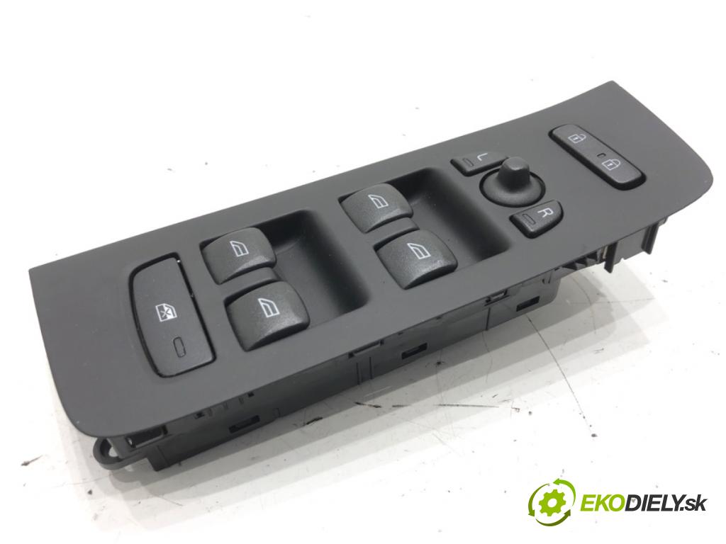 VOLVO V40 liftback 2013 110 kW T3 GTDi 1596 Prepínač okien 31334567 (Prepínacie páčky pod volantom)