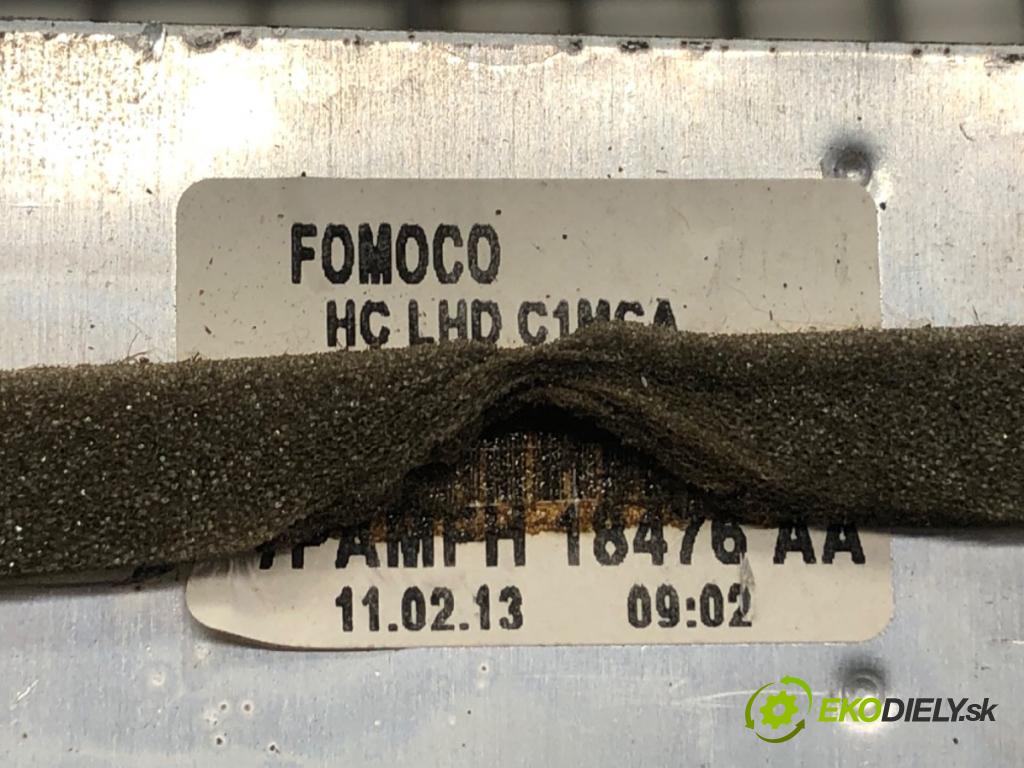 VOLVO V40 liftback 2013 110 kW T3 GTDi 1596 topné těleso radiátor topení  (Radiátor topení)