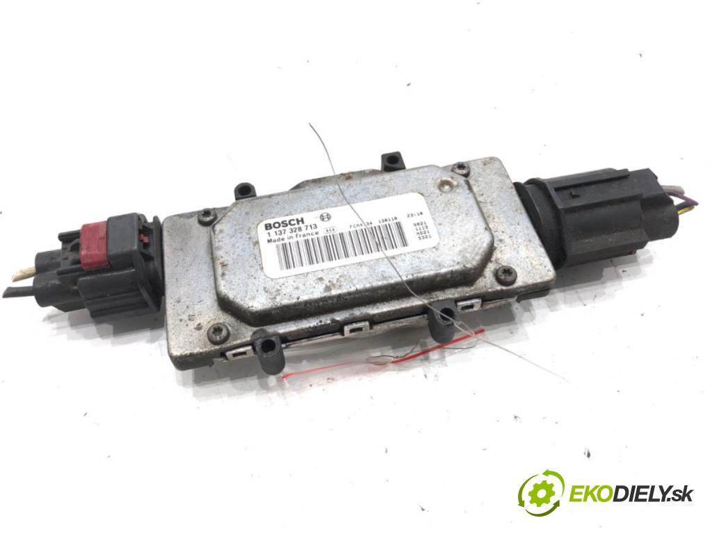 VOLVO V40 liftback 2013 110 kW T3 GTDi 1596 modul ventilátoru 1137328713