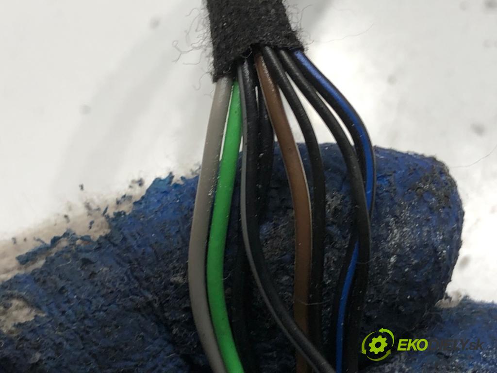 VOLVO V40 liftback 2013 110 kW T3 GTDi 1596 zpětné zrcátko levý
